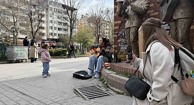 Minik ayakları ile uyduğu ritimler binlerce beğeni aldı