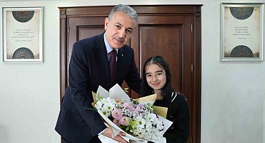 Minik Ela Naz, valilik koltuğuna oturdu