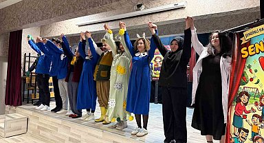 Minik kalplere tiyatro dokunuşu: "Seni Yaramaz Virüs" oyunu büyük ilgi gördü