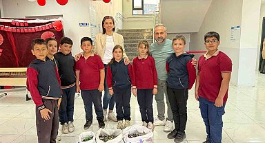 Minik öğrencilerden anlamlı proje: kapı kapı dolaşıp atık pil topladılar