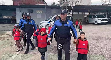 Minik öğrencilerden emniyete ziyaret