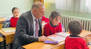 Minik öğrencinin mektubu kaymakam Cantürk'ü sınıfa getirdi