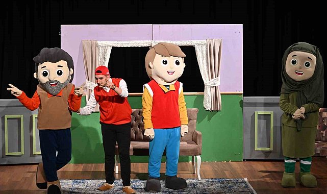 Minikler İstanbul'u sahnedeki rüyada keşfetti