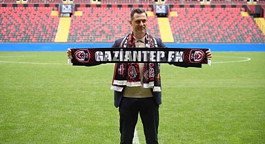 Mirel Radoi, Gaziantep FK'daki görevine iddialı başladı: "Türkiye'ye meydan okumaya geldim"