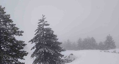 Muğla'da Nisan sürprizi Göktepe dağı beyaza büründü