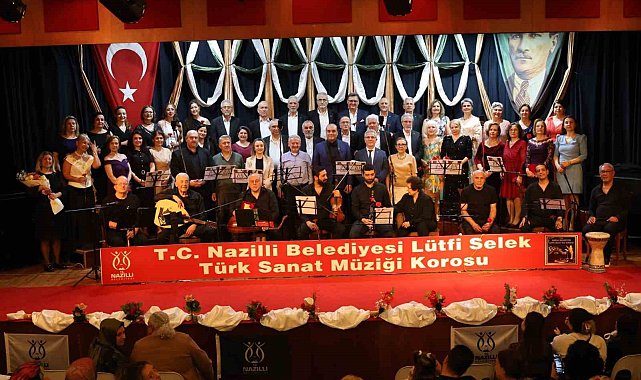 Nazilli'de "Şarkılarda Anılar" konserine vatandaşlar ilgi gösterdi
