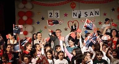 Nazilli'de sahne minik oyuncuların oldu