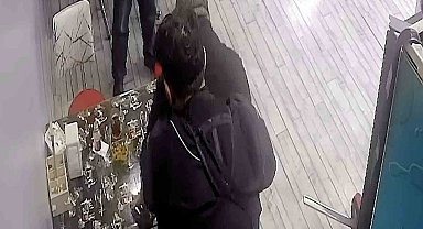 Nefes borusuna çilek takılan döner ustasını kurye kurtardı