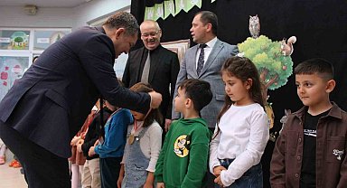 Ödemiş'te minik öğrencilere kitap kurdu madalyası