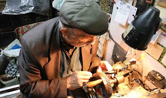 Ömrünü anahtara adadı, 84 yaşında hâlâ tezgâh başında