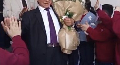 Osmaniye'de 43 yıllık eğitim neferine duygusal uğurlama