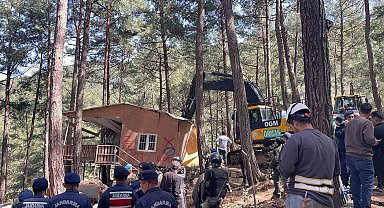 Osmaniye'de mahkeme kararı sonrası 31 kaçak yayla evinin yıkımına başlandı