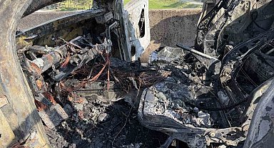 Osmaniye'de pikap alev alev yandı, sürücü son anda kurtuldu