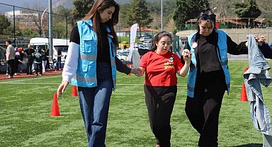 Otizm Farkındalık Günü'nde özel öğrenciler futbol sahasında buluştu