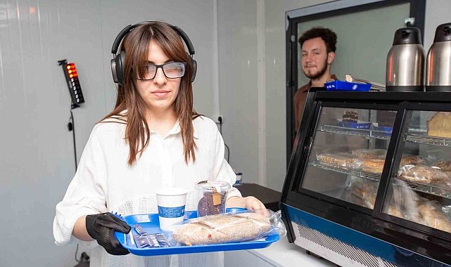 Otizmin zorluklarını yaşayarak öğrendiler