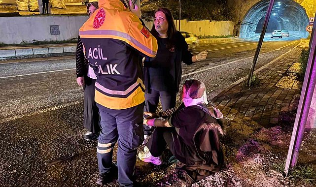 Otomobille çarpışan motosikletteki çift yaralandı