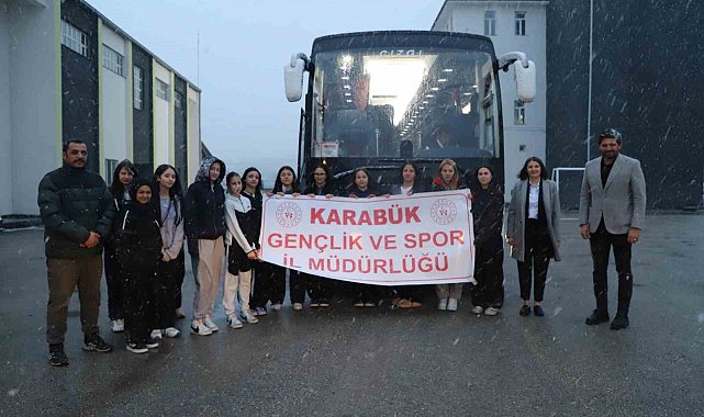 Ovacık'tan Çanakkale'ye giden gençler törenle uğurlandı