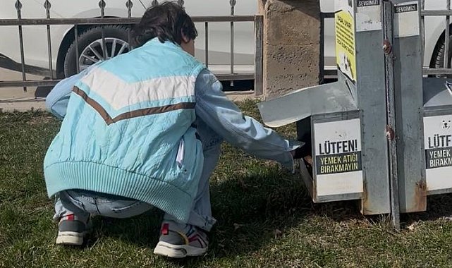 Özel öğrencilerden sokak hayvanlarına mama desteği