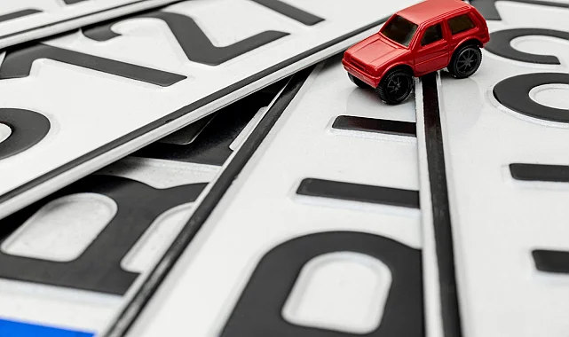 Plaka karmaşasına son! Hatalı plakalar ücretsiz değiştirilecek