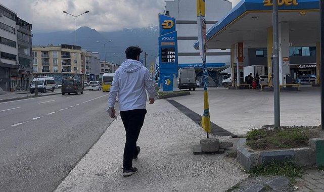 Plakayı okuyamadı, fişe "Putin" yazdı... Ruslara kahkaha attıran olay işsiz bıraktı