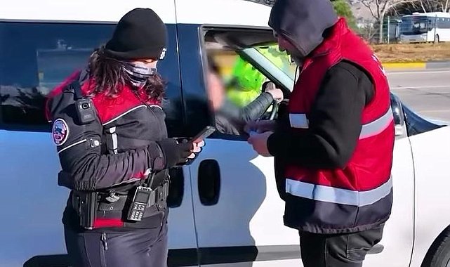 Polis denetimlerinde 40 aranan şahıs yakalandı