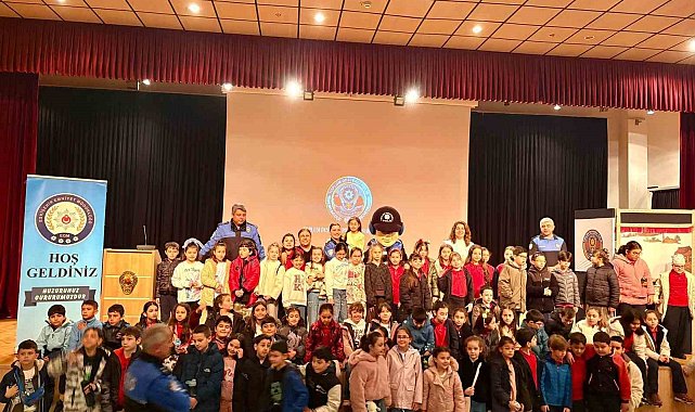 Polis haftasında 780 öğrenci emniyet birimlerini gezdi
