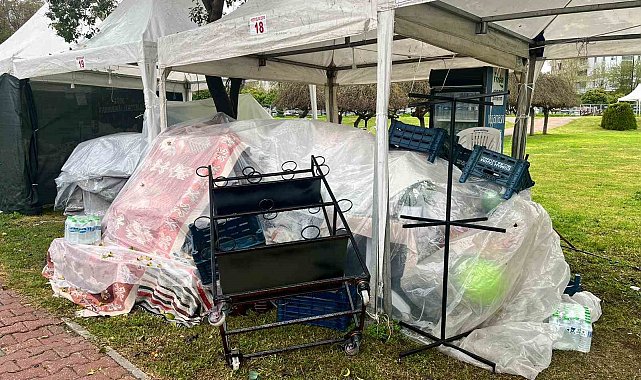 Portakal Çiçeği Karnavalı'na yağmur engeli