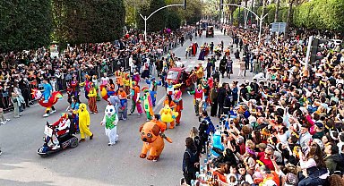 Portakal Çiçeği Karnavalı'nda renkli kortej
