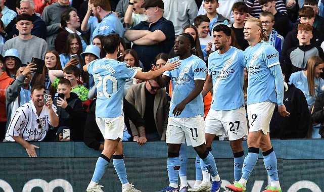 Premier Lig'de zirve yarışışında Manchester City, Arsenal'i mağlup etti