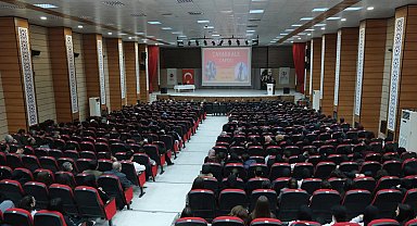 "Akif'in Diliyle Çanakkale" konulu konferans düzenlendi