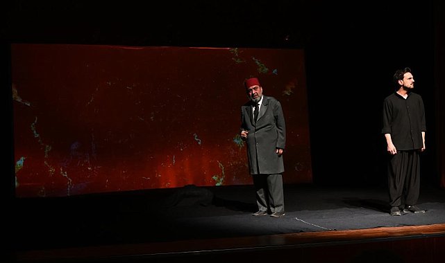 "Firavunla Yüz Yüze" oyunu tiyatro severlerle buluştu