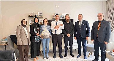 "İyilik Osmaneli'nin Kumaşında Var Projesi" kapsamında yeni doğan bebeğe destek