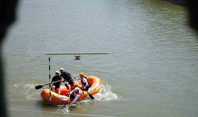 Rafting Şampiyonası'nın ikinci gününde slalom yarışları yapıldı