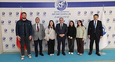 Rektör Altun, IEEE Kulübü öğrencileri ile bir araya geldi