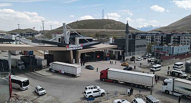 Sağlık Bakanlığı'ndan İran'a ikinci etap insani yardım amaçlı tıbbi malzeme gönderildi