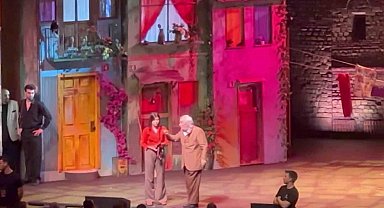 Sahnede fenalaşan Müjdat Gezen hastaneye kaldırıldı