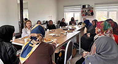 Sakarya Büyükşehir'in "Kadın Kadına" projesi 16 ilçede sahada