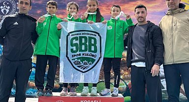 Sakarya Büyükşehirli atletlerden çifte başarı