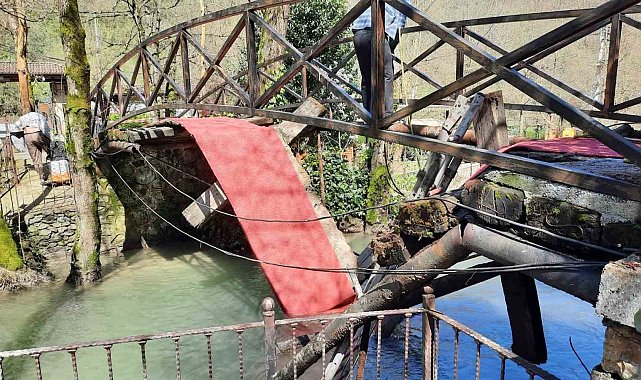 Sakarya'da dere üzerindeki asma köprü çöktü: 2 hafif yaralı