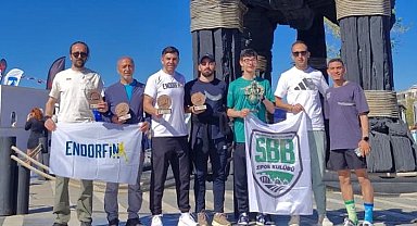 Sakaryalı sporcular zorlu maratondan madalyayla döndü