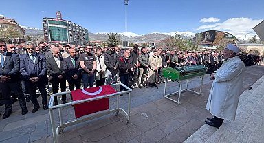 Saldırıda hayatını kaybedenler için Erzincan'da gıyabi cenaze namazı kılındı
