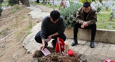 Saldırıda ölen çocukların mezarına duygulandıran not bırakıldı