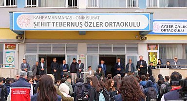 Saldırının gerçekleştiği okulun velileri çocuklarını öperek okula yolladı