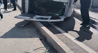 Samsun'da minibüs devrildi: 1 yaralı