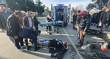 Samsun'da motosiklet ile elektrikli scooter çarpıştı: 2 yaralı