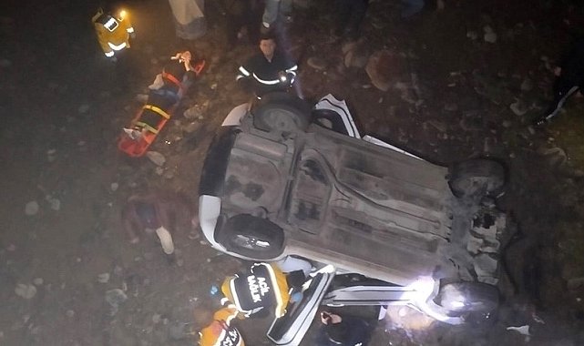 Samsun'da otomobil köprüden dere yatağına uçtu: 2 yaralı
