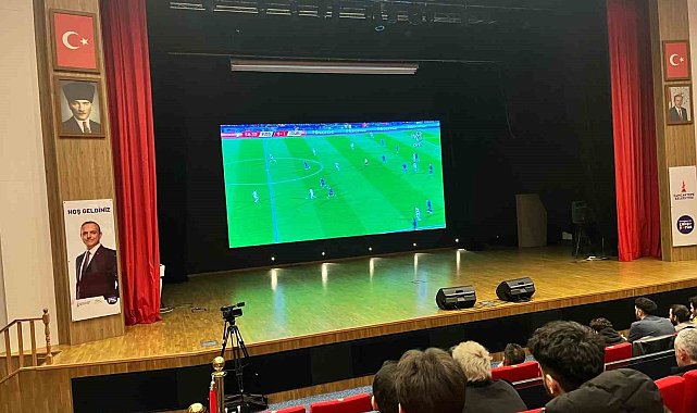 Sancaktepe'de tarihi gece: 24 yıllık Dünya Kupası hasreti dev ekran coşkusuyla son buldu