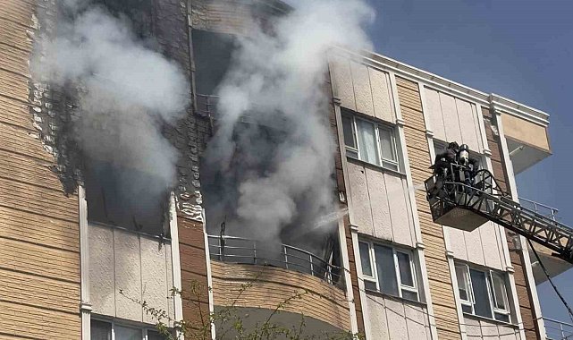 Şanlıurfa'da korkutan yangın: Mahsur kalanlar kurtarıldı
