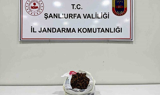 Şanlıurfa'da şüpheli araçta 1 kilo uyuşturucu ele geçirildi: 2 gözaltı
