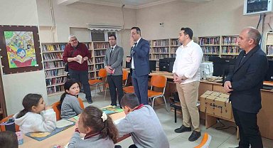 Sarıgöl'de Kütüphane Haftası'nda öğrencilerle kitap okudular